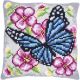 Borduurpakket Vlinder tussen bloemen kussen - Vervaco